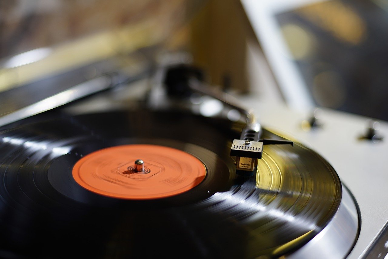 Where Can I Buy Vinyl Records And Music Memorabilia In Cleveland?