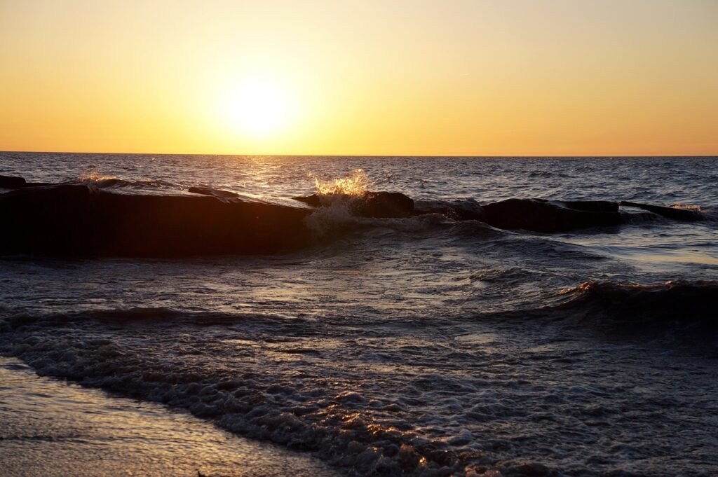 Are There Any Attractions On Lake Erie In Cleveland?